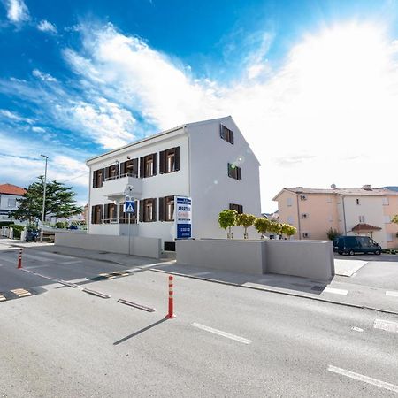 Apartments Crnekovic III Baška Exteriör bild