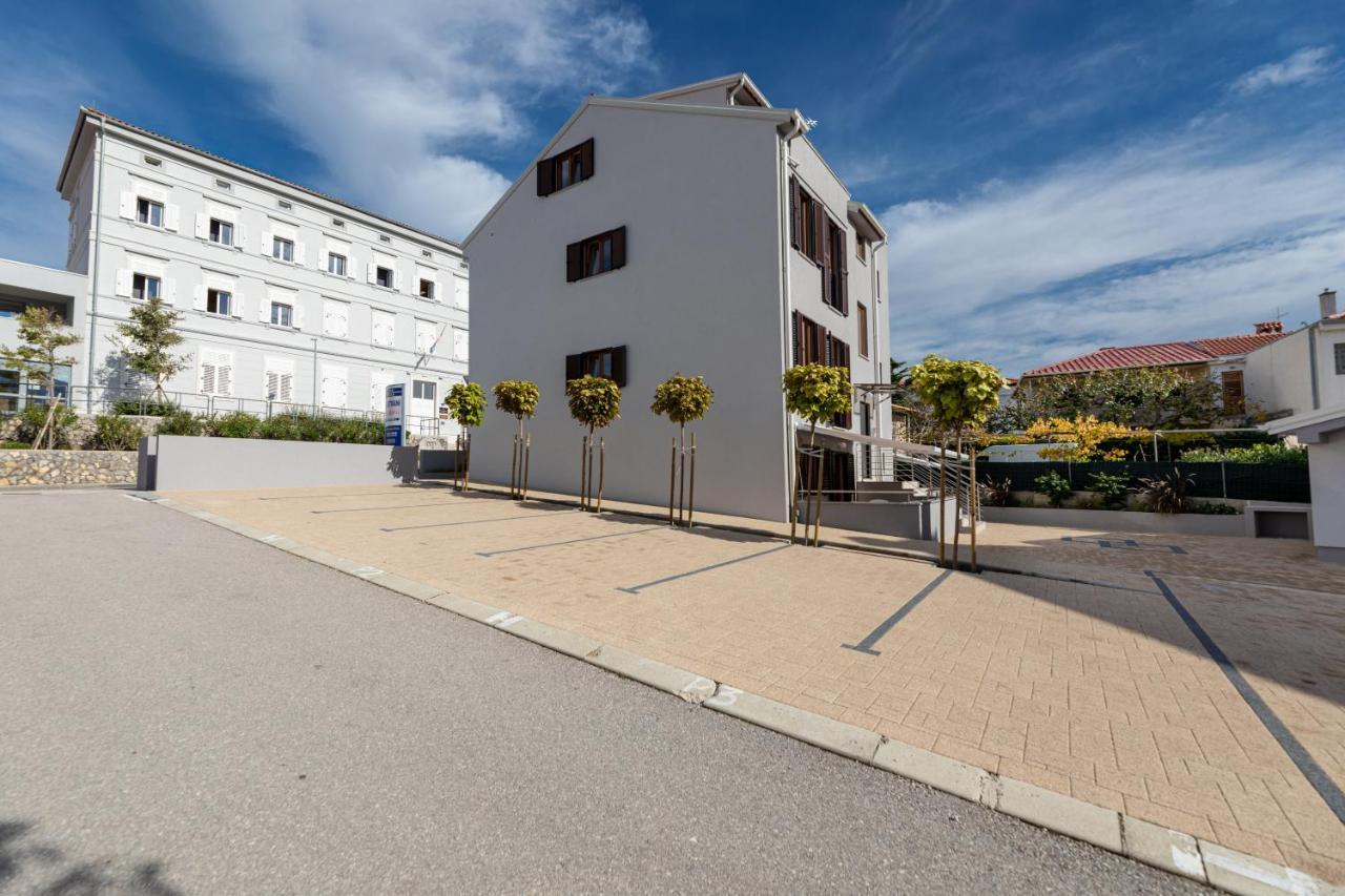 Apartments Crnekovic III Baška Exteriör bild