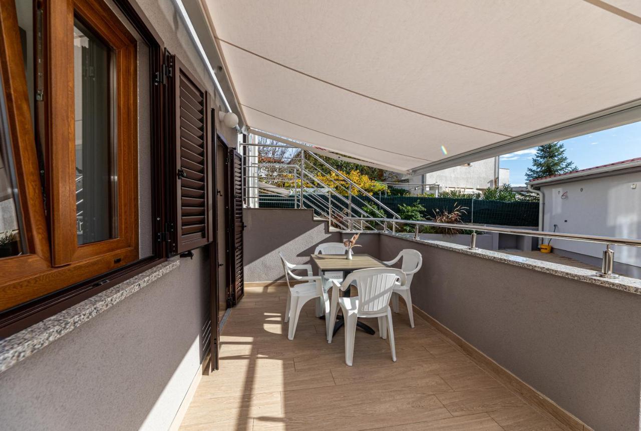 Apartments Crnekovic III Baška Exteriör bild