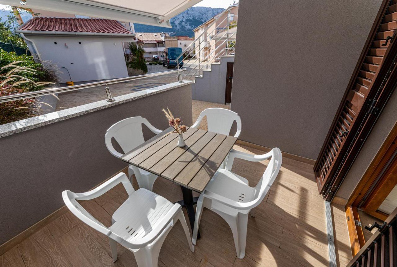 Apartments Crnekovic III Baška Exteriör bild