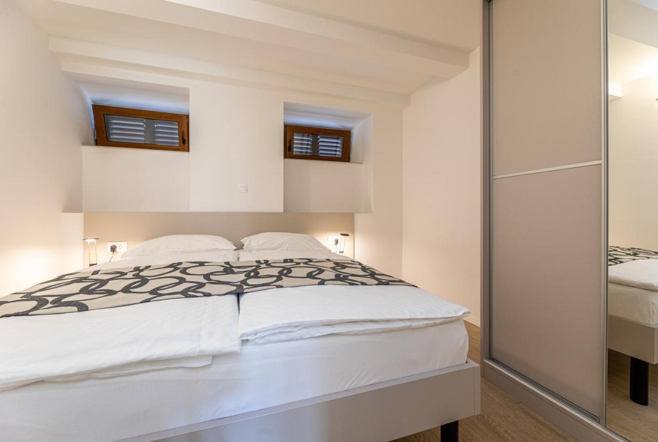 Apartments Crnekovic III Baška Exteriör bild