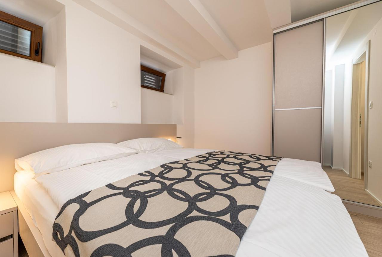 Apartments Crnekovic III Baška Exteriör bild