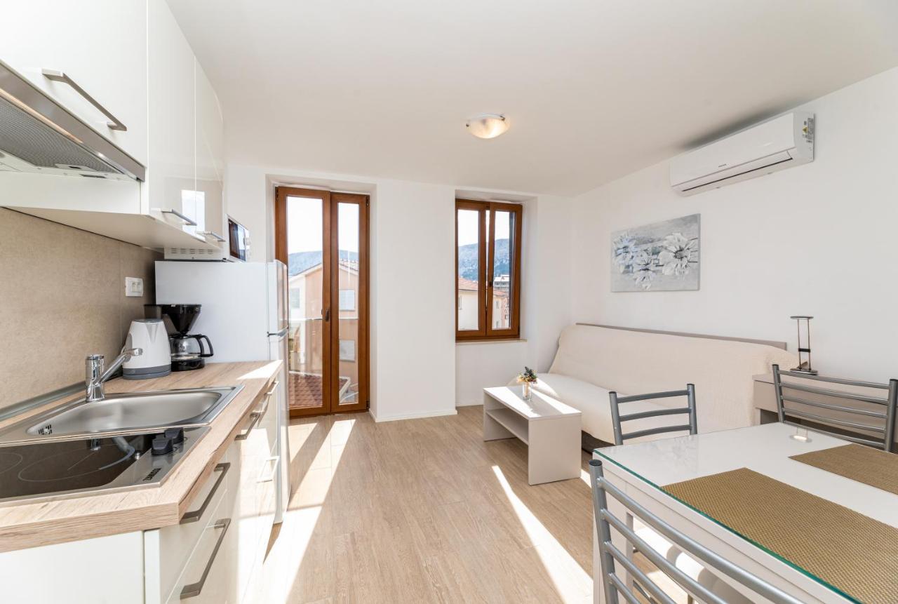 Apartments Crnekovic III Baška Exteriör bild