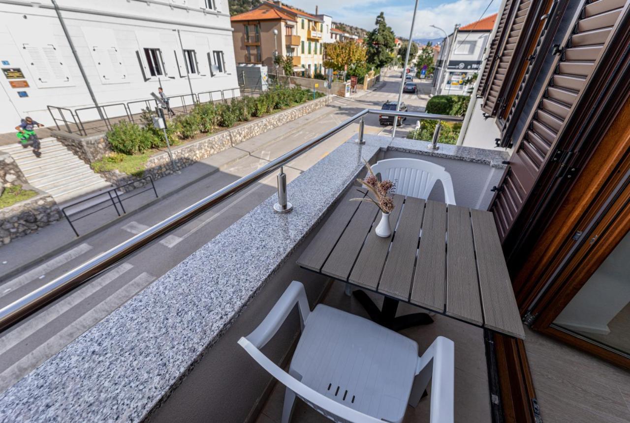 Apartments Crnekovic III Baška Exteriör bild