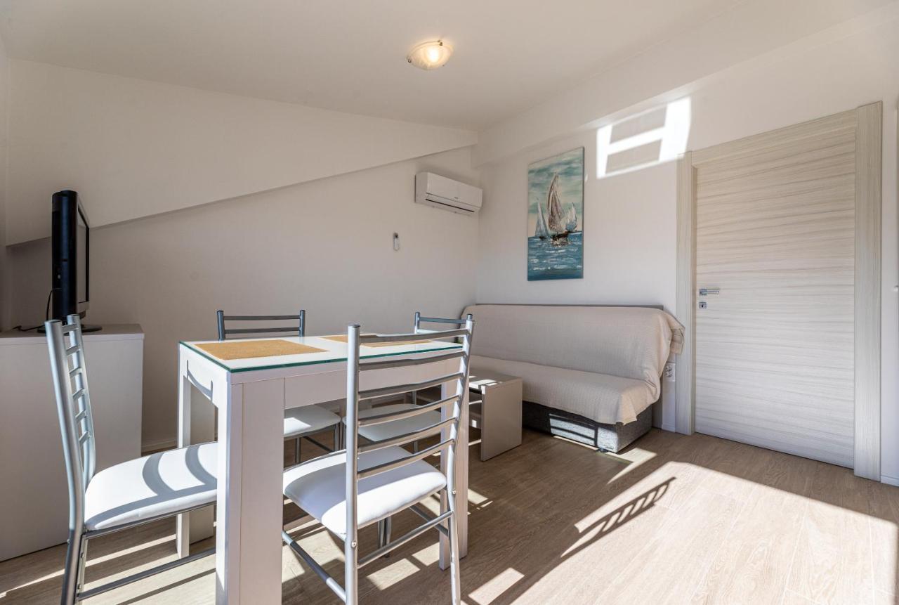 Apartments Crnekovic III Baška Exteriör bild