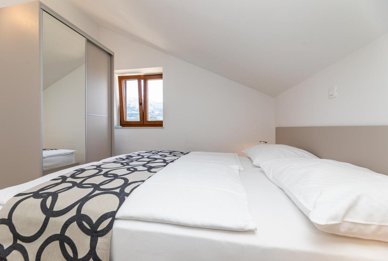 Apartments Crnekovic III Baška Exteriör bild