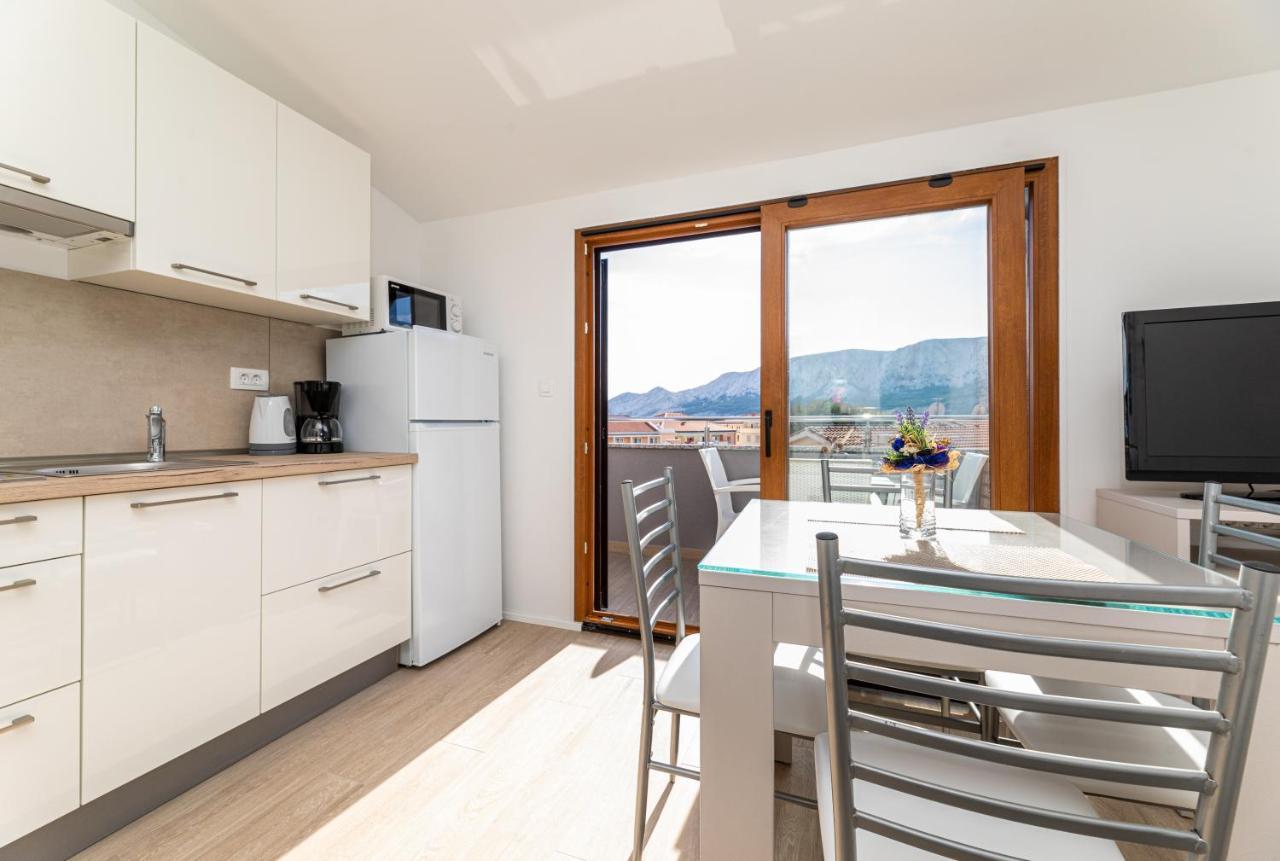 Apartments Crnekovic III Baška Exteriör bild