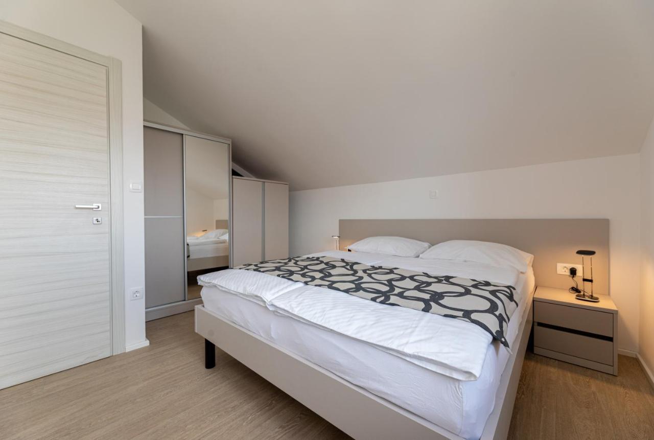 Apartments Crnekovic III Baška Exteriör bild
